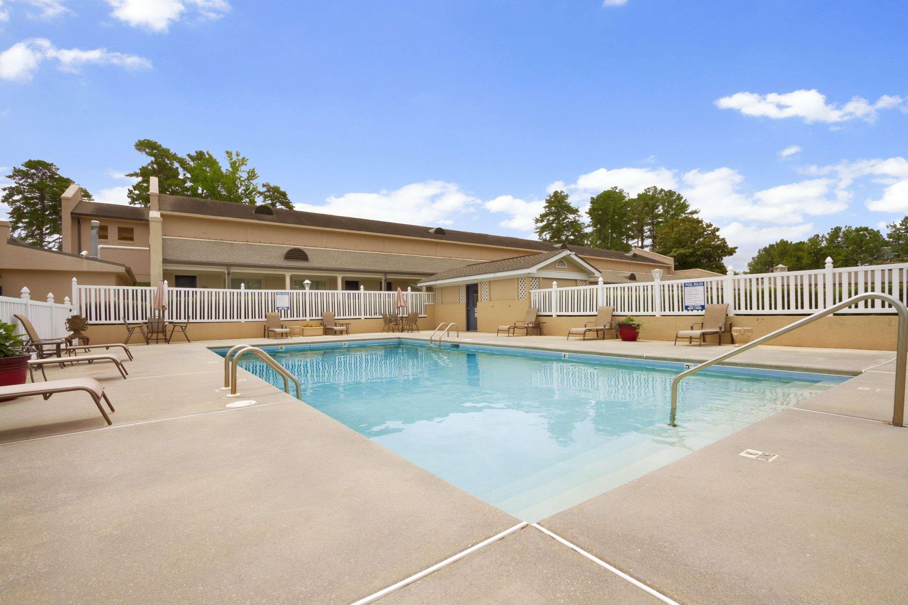 Days Inn By Wyndham Alexander City Exterior foto